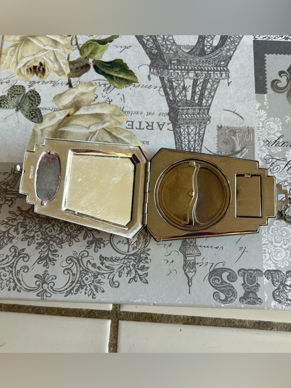 ART DECO COMPACT WRISTLET PURSE COIN HOLDER MIRROR LIPSTICK POWDER vintage